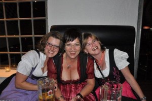 2012-09-2219-56-18PaulanerParty